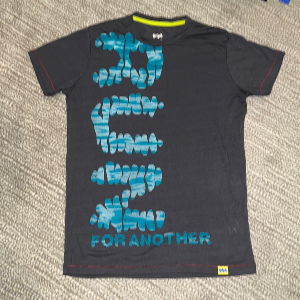 Men’s janji t-shirt size Small  RUN for Haiti Brand New! Never worn